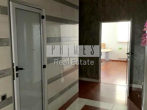 коммерческая по адресу Коновальця Євгена, 32