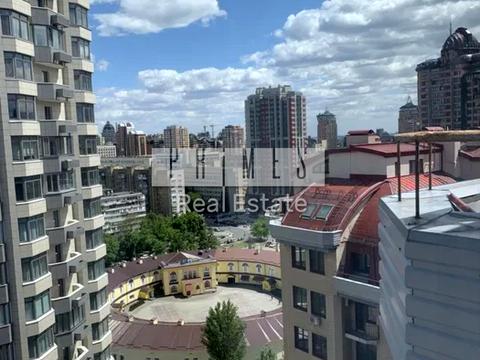 коммерческая по адресу Коновальця Євгена, 32