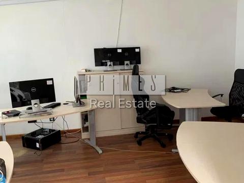 коммерческая по адресу Коновальця Євгена, 32