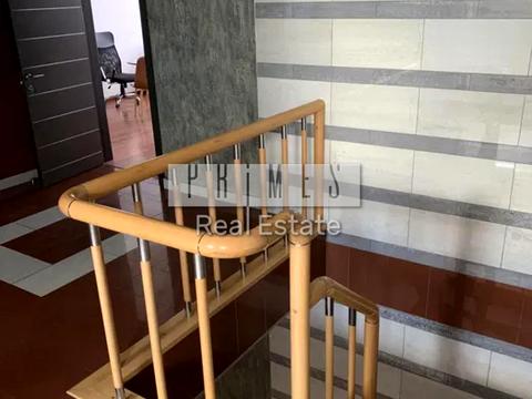 коммерческая по адресу Коновальця Євгена, 32