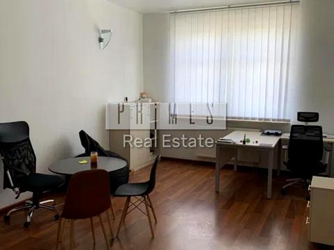 коммерческая по адресу Коновальця Євгена, 32