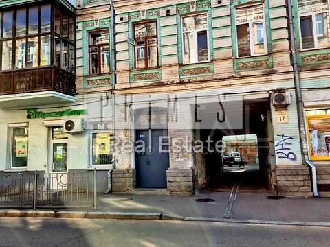 коммерческая по адресу Межигорская ул., 17