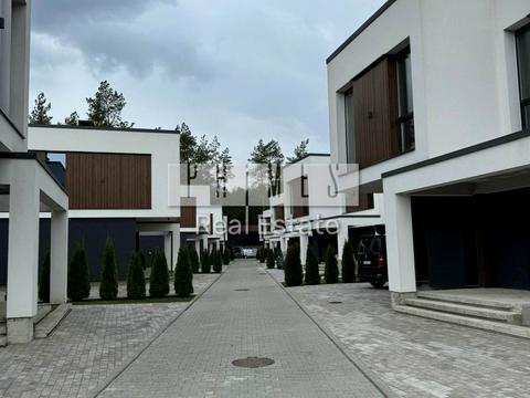 будинок за адресою Набережна вул., 9