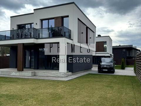 будинок за адресою Набережна вул., 9