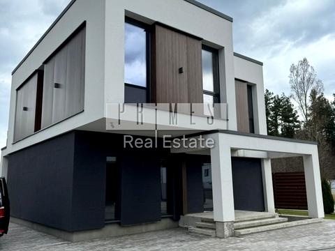 будинок за адресою Набережна вул., 9