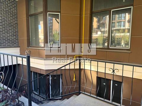 коммерческая по адресу Радісна, 6