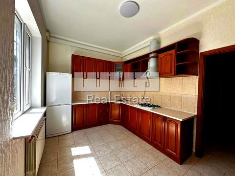 будинок за адресою Молодіжна вул.