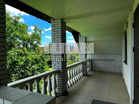 будинок за адресою Молодіжна вул.