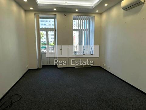 комерційна за адресою Київ, Володимирська вул., 97/37 