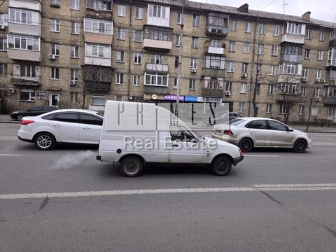 комерційна за адресою Миру вул., 7