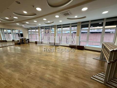 коммерческая по адресу Коновальця Євгена, 36д