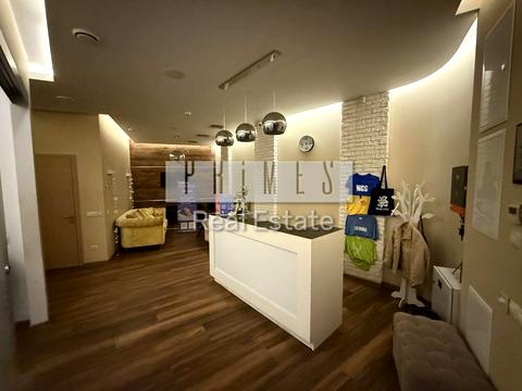 коммерческая по адресу Коновальця Євгена, 36д