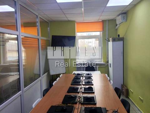 коммерческая по адресу Глушкова Академіка, 31