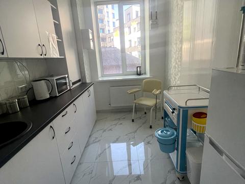 комерційна за адресою Героїв Небесної Сотні просп., 16/2