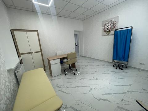 комерційна за адресою Героїв Небесної Сотні просп., 16/2