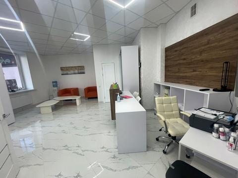 комерційна за адресою Героїв Небесної Сотні просп., 16/2