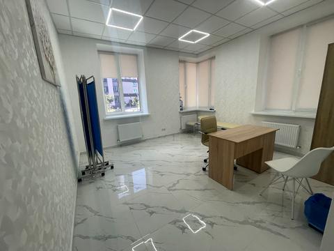 комерційна за адресою Героїв Небесної Сотні просп., 16/2