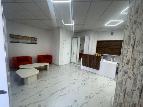 комерційна за адресою Героїв Небесної Сотні просп., 16/2