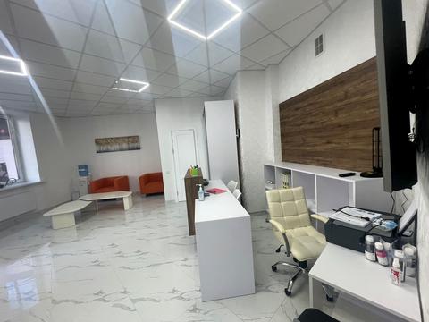 комерційна за адресою Героїв Небесної Сотні просп., 16/2