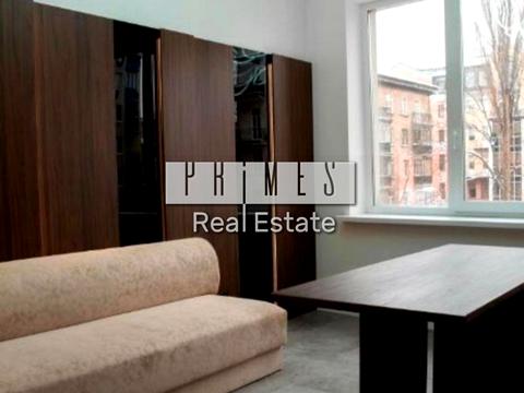 комерційна за адресою Київ, Князів Острозьких вул. (Московська), 46/2