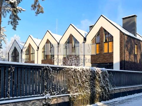 дом по адресу Евгения Коновальца ул.