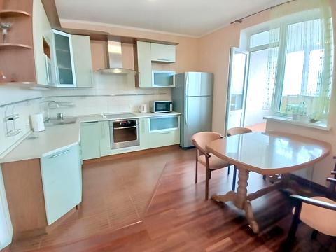 квартира за адресою Саперно-Слобідська вул., 10