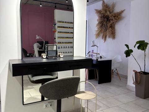 комерційна за адресою Івано-Франківськ, Княгинин вул., (Будинок 1)