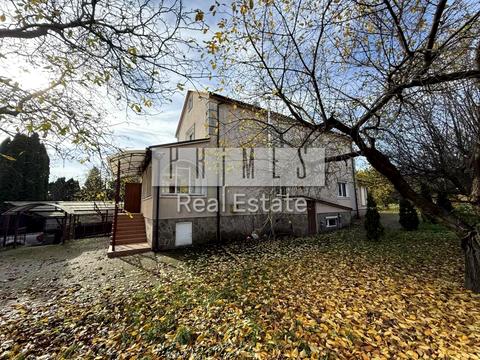 будинок за адресою Лугова