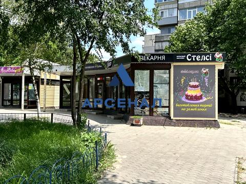 комерційна за адресою Моторобудівників просп., 22