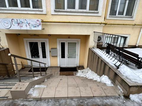 комерційна за адресою Богдана Хмельницького вул., 12