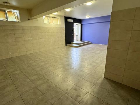 комерційна за адресою Богдана Хмельницького вул., 12