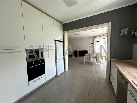 будинок за адресою райдужна