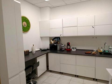 комерційна за адресою Київ, Василя Тютюнника вул. (Анрі Барбюса), 5-А