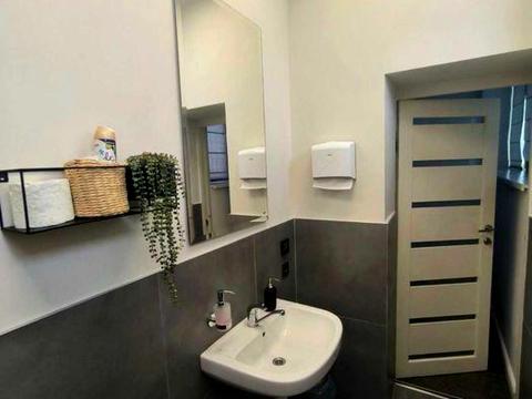 комерційна за адресою Київ, Василя Тютюнника вул. (Анрі Барбюса), 5-А