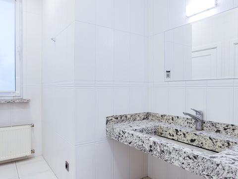 комерційна за адресою Юрія Шумського вул., 1-А