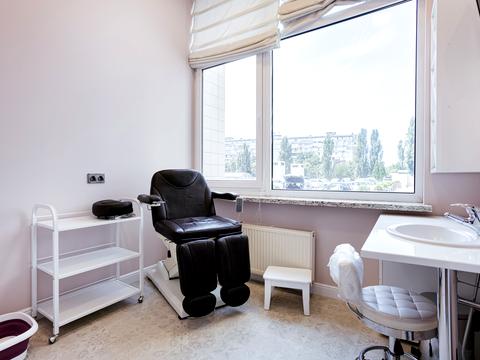 комерційна за адресою Юрія Шумського вул., 1-А