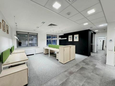 комерційна за адресою Спортивна пл., 3В