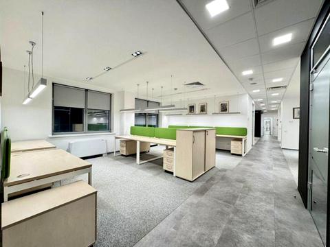 комерційна за адресою Спортивна пл., 3В