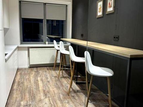 комерційна за адресою Спортивна пл., 3В