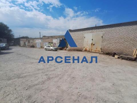 комерційна за адресою Миру вул., 1