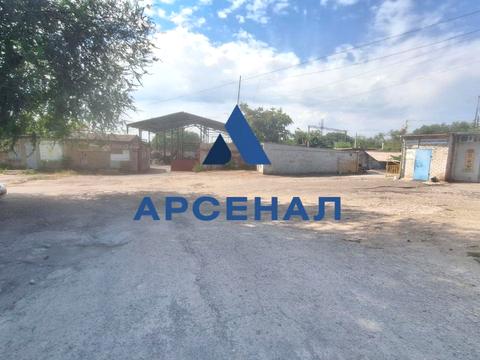 комерційна за адресою Миру вул., 1