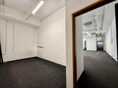 комерційна за адресою Володимирська вул., 10