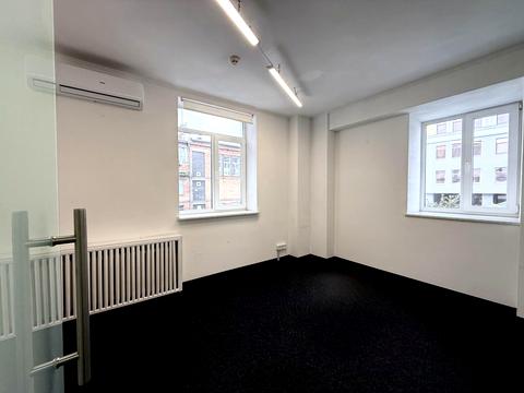 комерційна за адресою Володимирська вул., 10