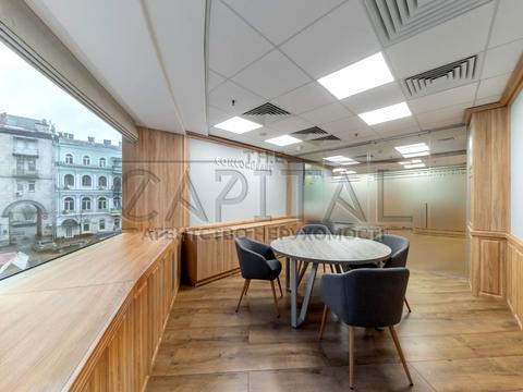 комерційна за адресою Київ, Володимирська вул., 13