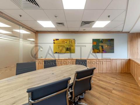 комерційна за адресою Київ, Володимирська вул., 13