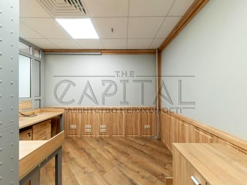 комерційна за адресою Київ, Володимирська вул., 13