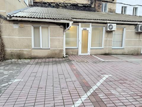 комерційна за адресою Мала Арнаутська вул., 64