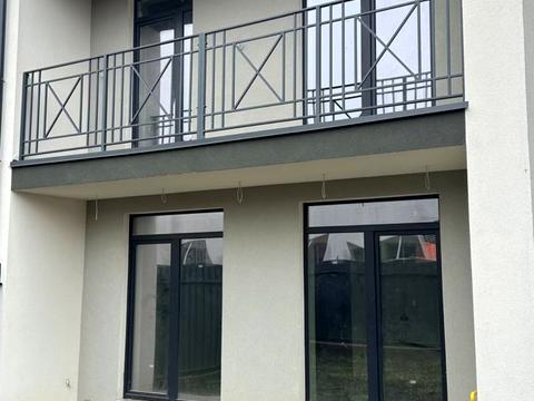 дом по адресу Зоряна