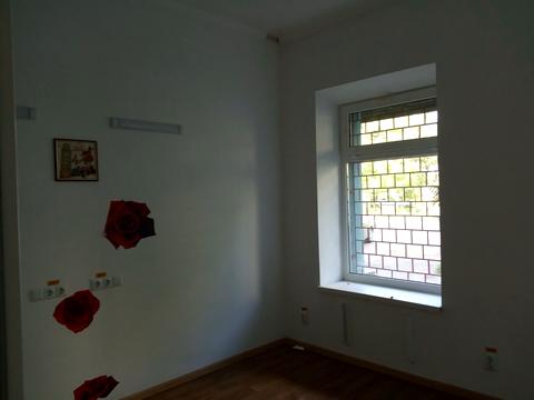 коммерческая по адресу Героїв Десантників, 25