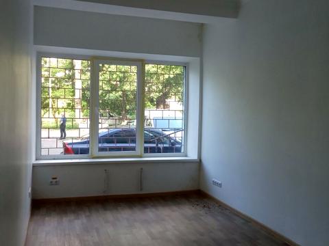 коммерческая по адресу Героїв Десантників, 25